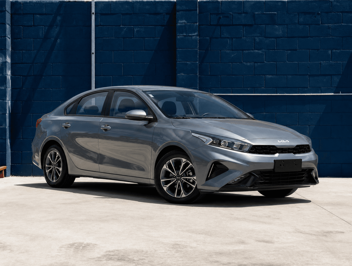 2022 Kia Cerato S in Grey, front three-quarter view