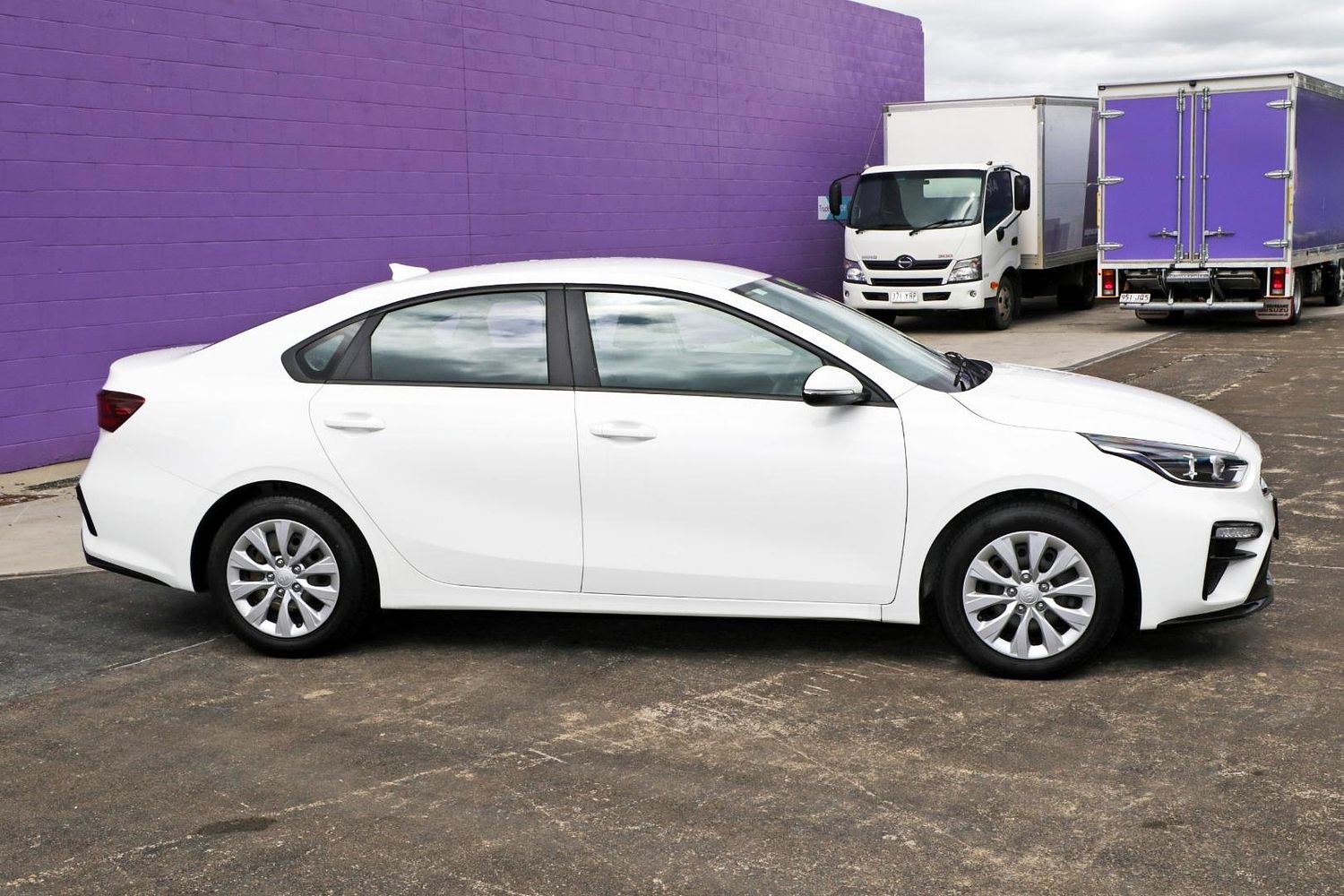 Kia Cerato S 8 large 14dfcbcb0dcf93c0bb56cebc0dccd34e