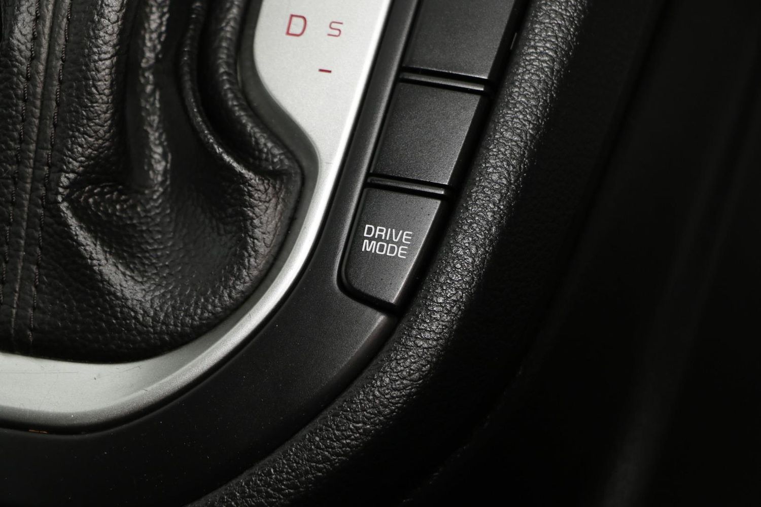 Kia Cerato S 23 large 18a7e3cbddbbf6cf8d180c29ee724f57