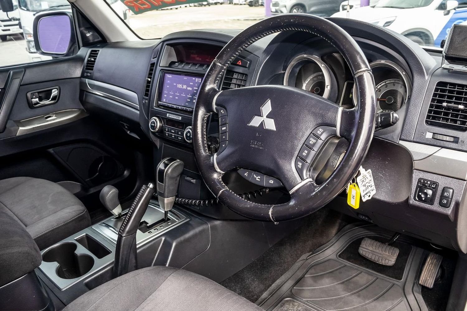 Mitsubishi Pajero Platinum 12 large 37382de3385e025d3948ede4709b8cab