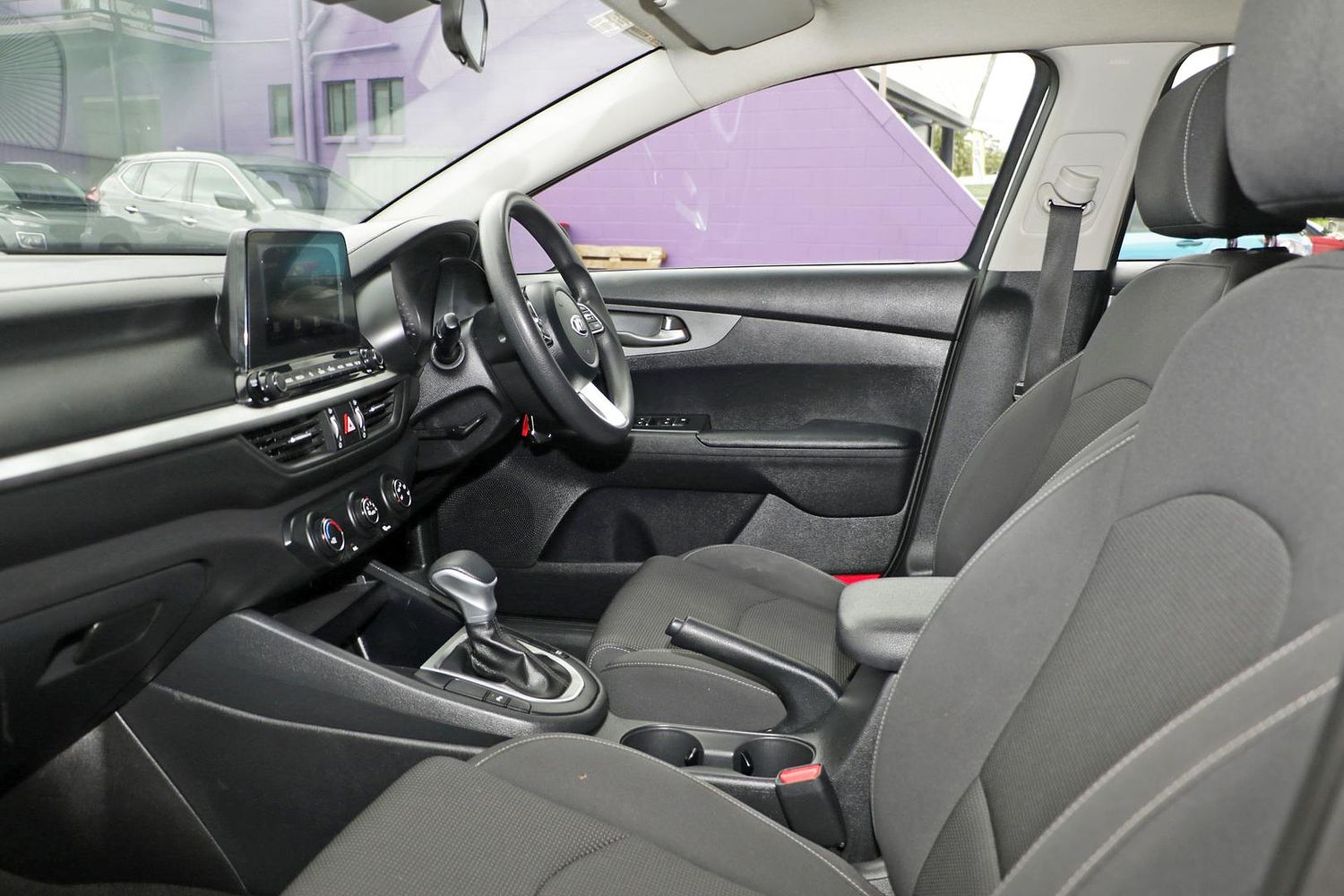 Kia Cerato S 11 large b728744a38ce131dfd4178736c5a6863