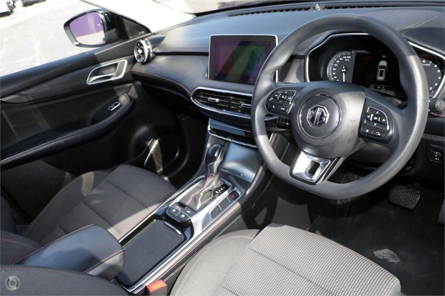 MG HS Core 31 large 022583d98ffbb7b3ff4537363d02bf19