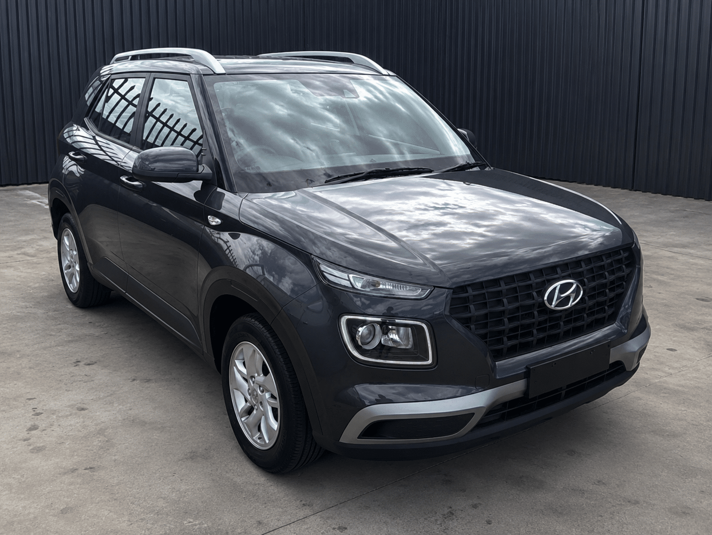 Hyundai Dark Grey Front