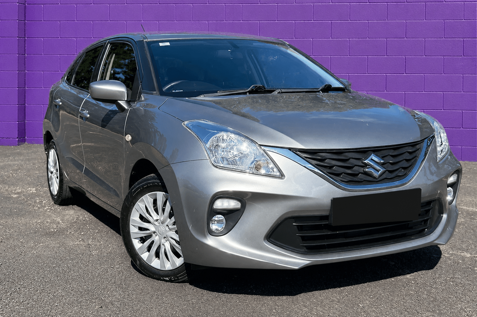 grey suzuki baleno gl